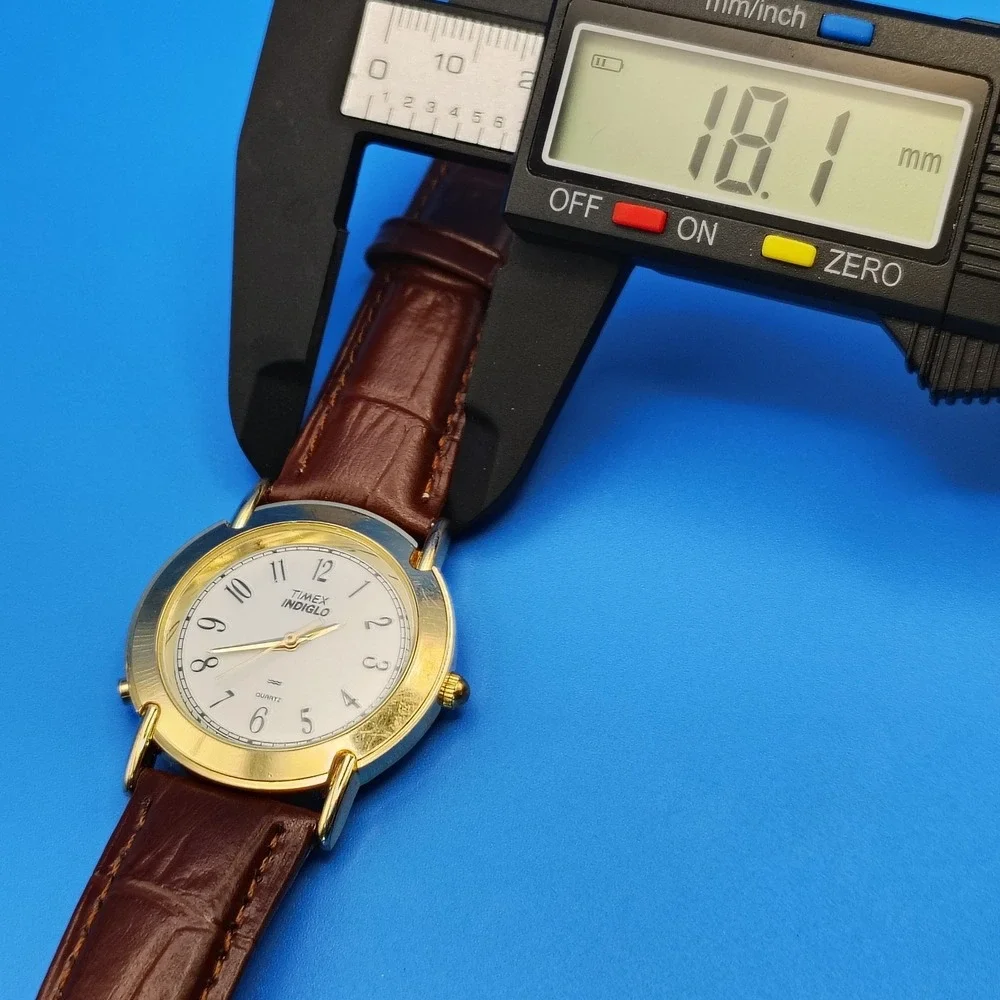Vintage 1992‎ Timex Indiglo 33mm Women's Quartz Watch Genuine Leather Band